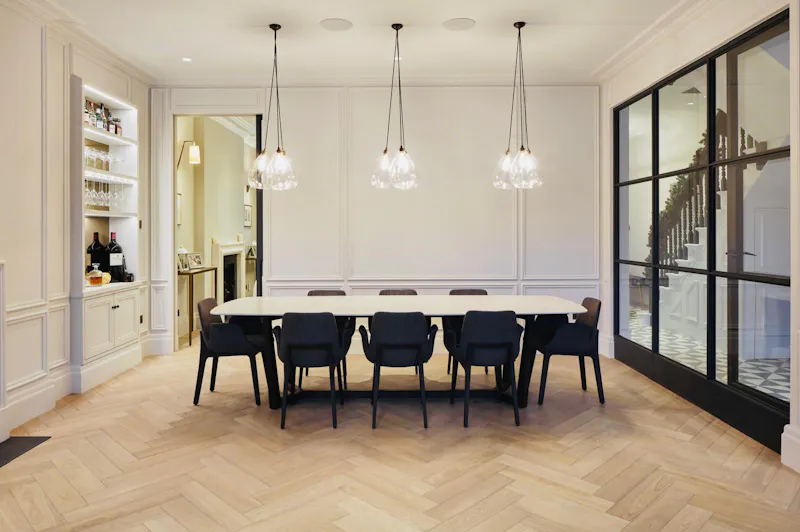 Dining room at Thameside home in Teddington, B2140 (photo 9)
