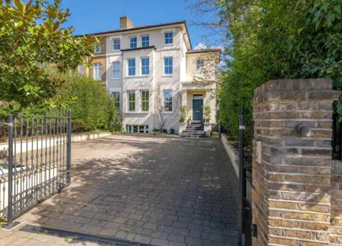 Riverside Teddington townhouse, A1701