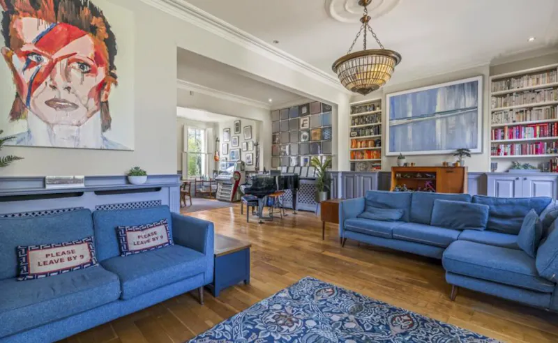 Open plan at Riverside Teddington townhouse, A1701 (photo 3)