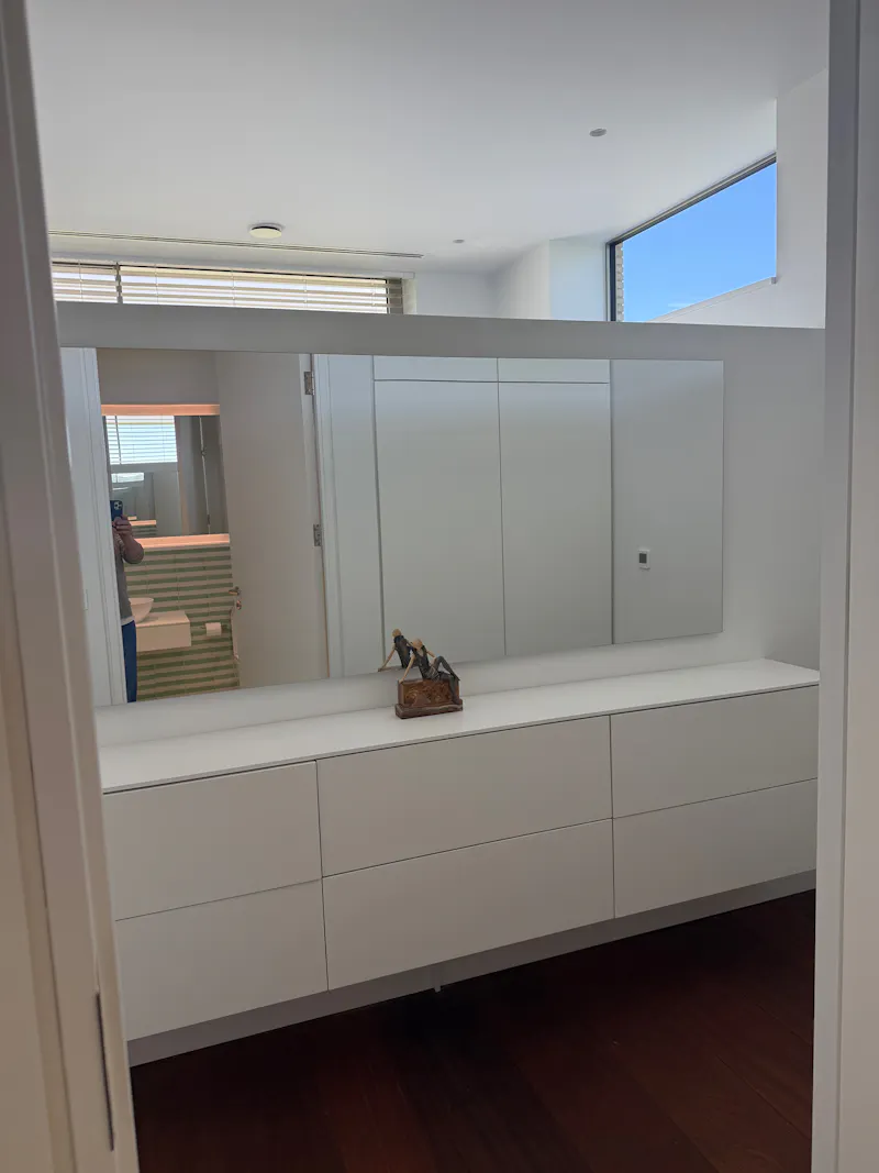 Dressing room at Architect-Designed Ipsden Home, K519 (photo 32)