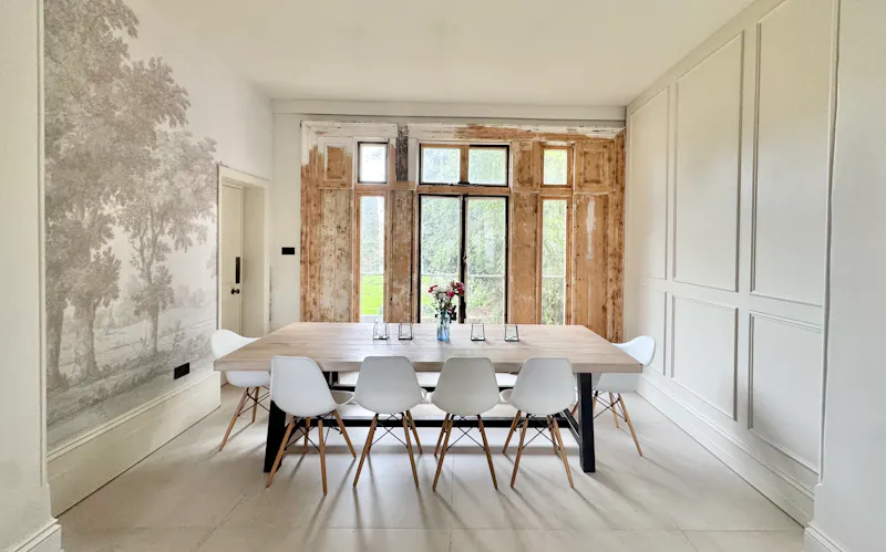 Dining room at Magical Thameside family home, B2138 (photo 3)