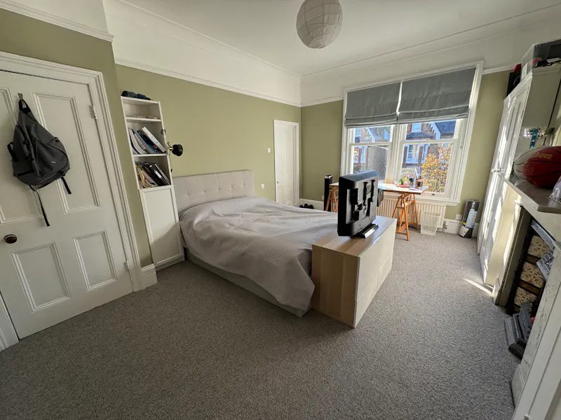 Bedroom at Delightful Dulwich family home, B2137 (photo 37)