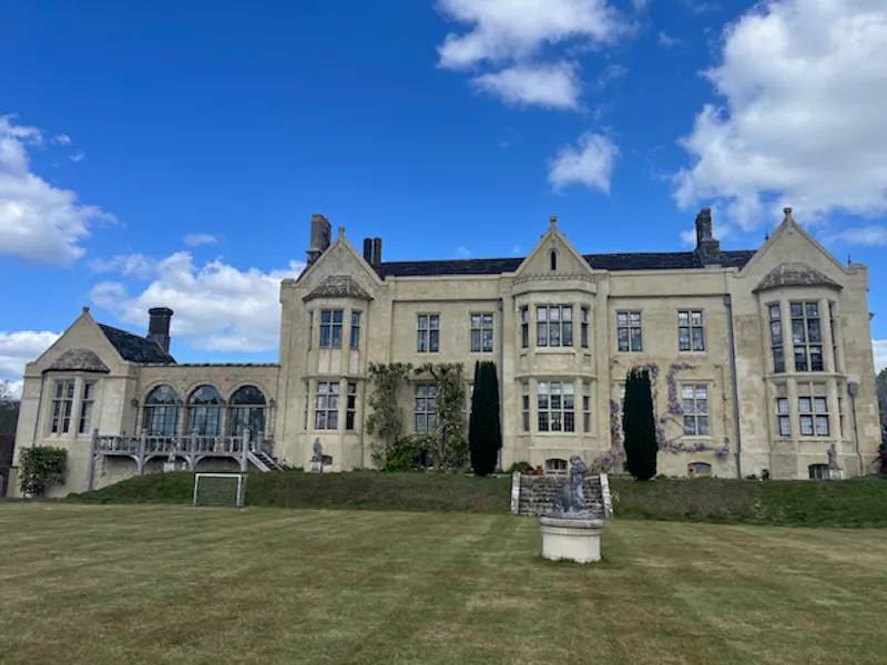 Haywards Heath Elizabethan house, H106 (photo 2)