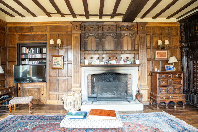 Haywards Heath Elizabethan house, H106 (photo 16)