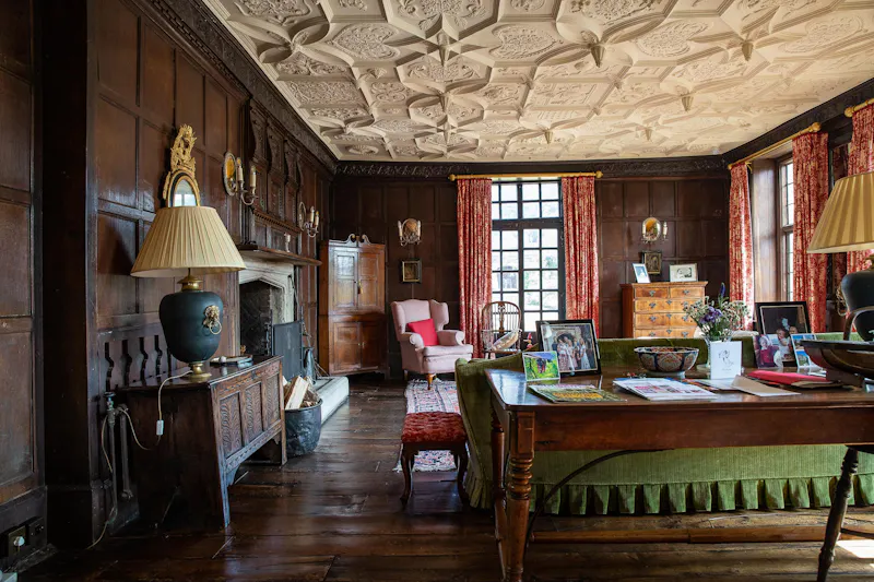 Haywards Heath Elizabethan house, H106 (photo 9)