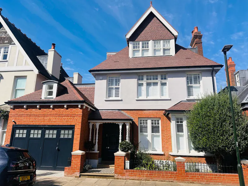 Garage at Thameside home in Teddington, B2140 (photo 1)