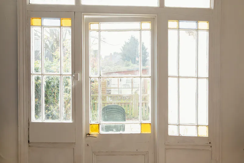 Vacant Malden Victorian house, B2141 (photo 8)