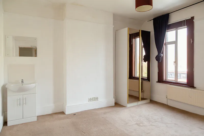 Bedroom at Vacant Malden Victorian house, B2141 (photo 17)