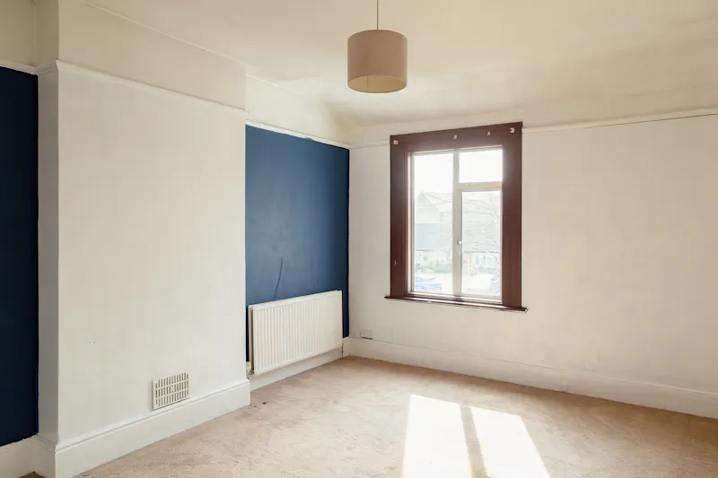 Vacant Malden Victorian house, B2141 (photo 6)