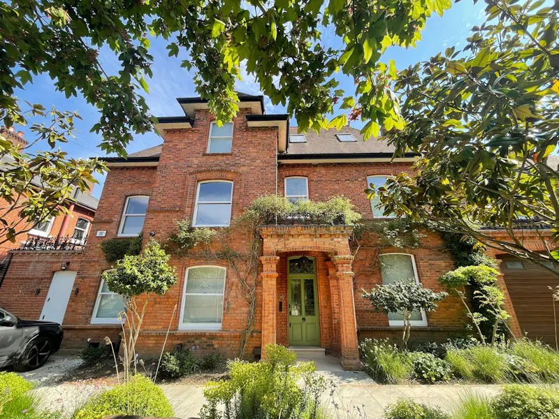 Large Wandsworth family home, B2142 (photo 68)