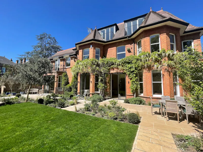 Large Wandsworth family home, B2142 (photo 56)