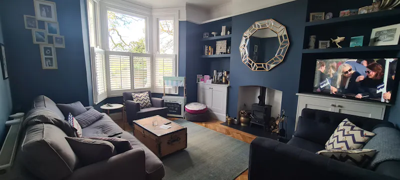 Living Room at Modern family home Aldersbrook, D2882 (photo 1)