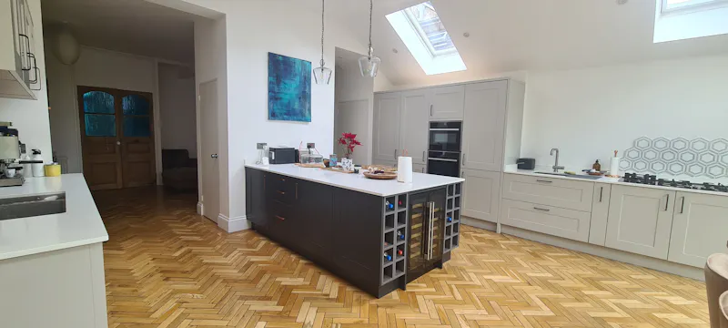 Kitchen at Modern family home Aldersbrook, D2882 (photo 4)