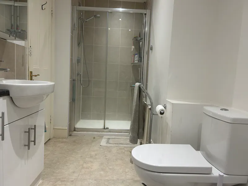 Shower at Character Sevenoaks Period home, B2143 (photo 26)