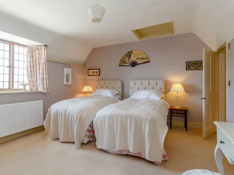 Bedroom at Charming manor near Swindon, M373 (photo 17)