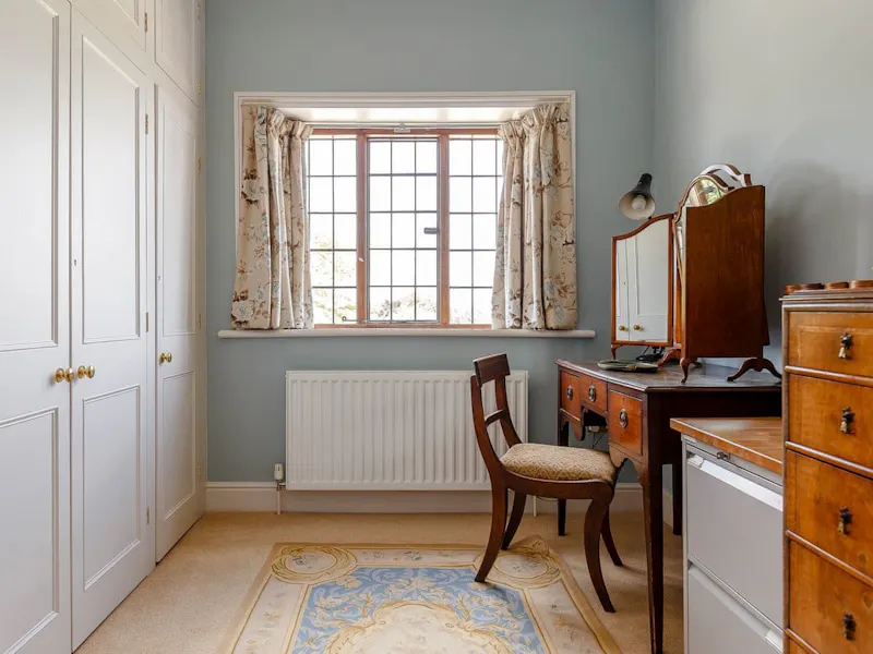 Dressing room at Charming manor near Swindon, M373 (photo 13)