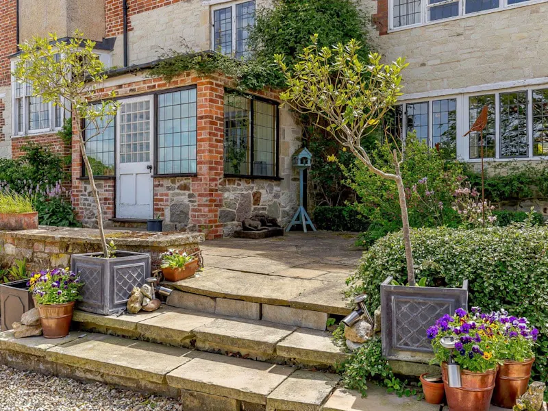 Terrace/Patio at Charming manor near Swindon, M373 (photo 22)