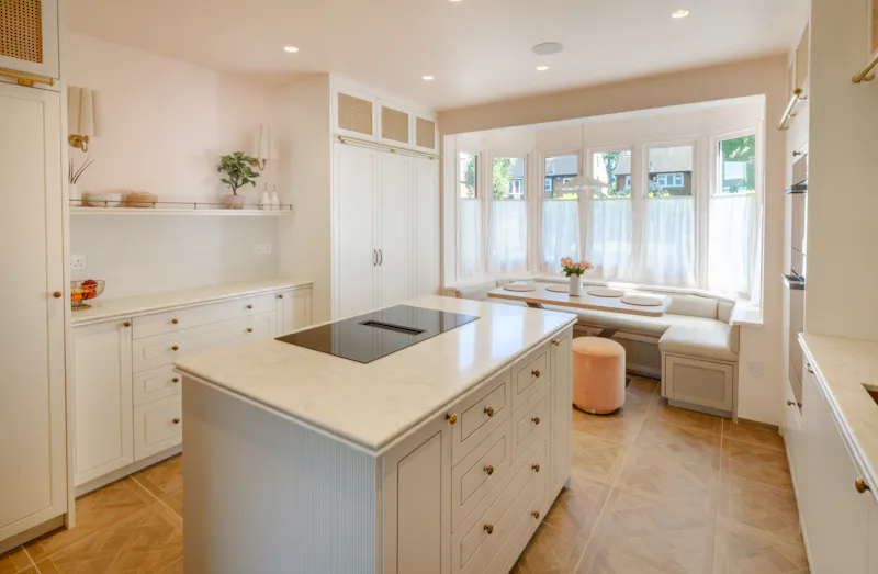 Kitchen at Contemporary Twickenham Home, D2885 (photo 12)