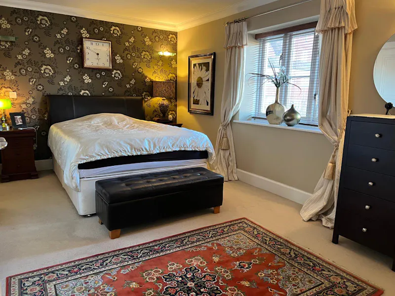 Bedroom at Banstead luxury apartment, F1277 (photo 20)