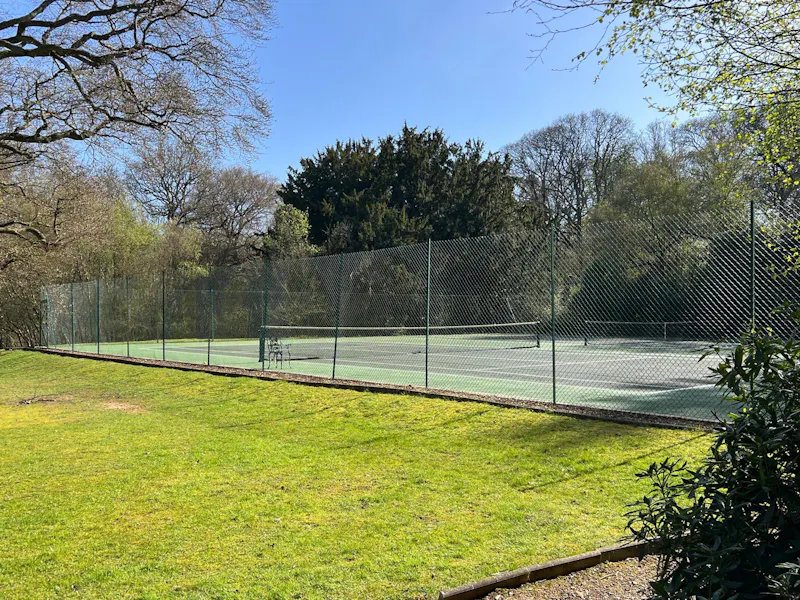 Tennis court at Banstead luxury apartment, F1277 (photo 28)