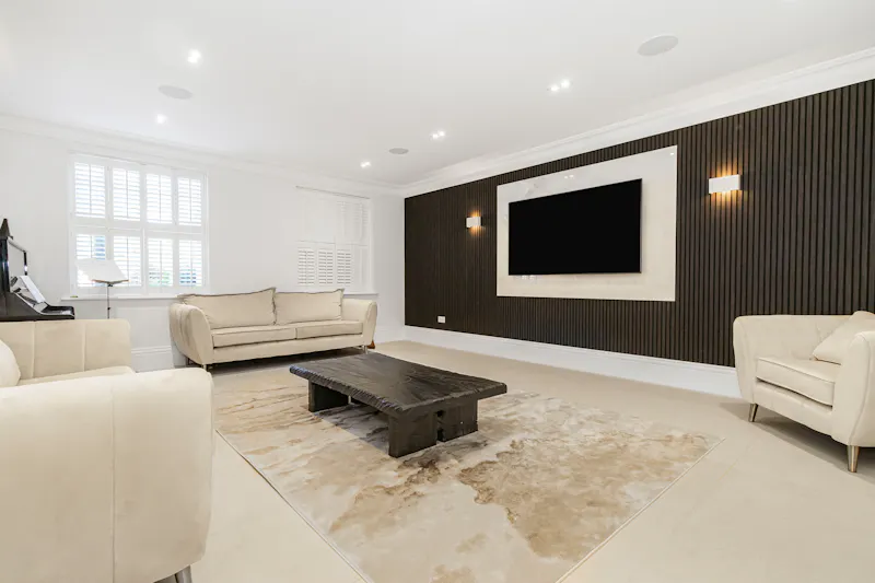 Panelling at Hadley Wood Modern Mansion, D2886 (photo 10)