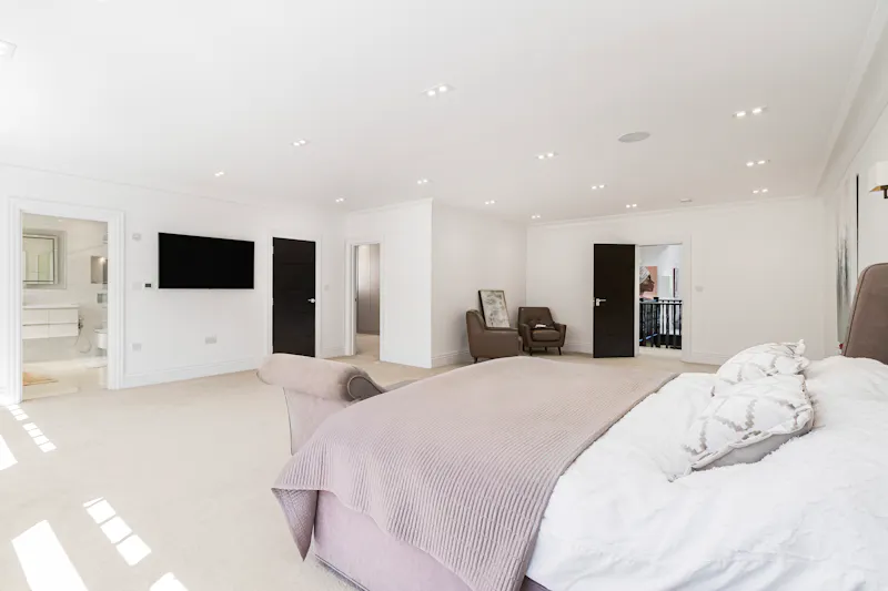 Bedroom at Hadley Wood Modern Mansion, D2886 (photo 14)