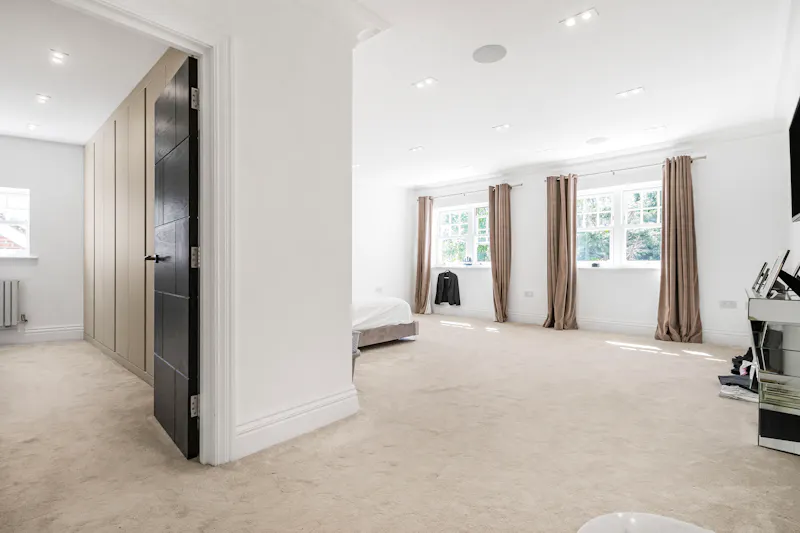 Bedroom at Hadley Wood Modern Mansion, D2886 (photo 15)