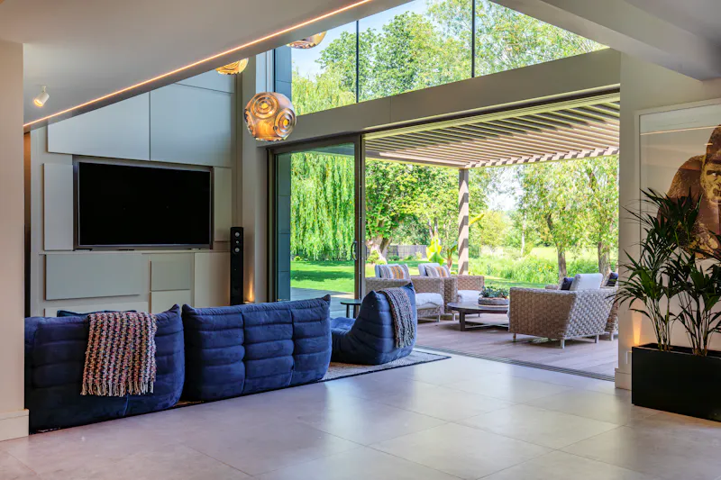 Contemporary River Thames Home, D2883 (photo 26)