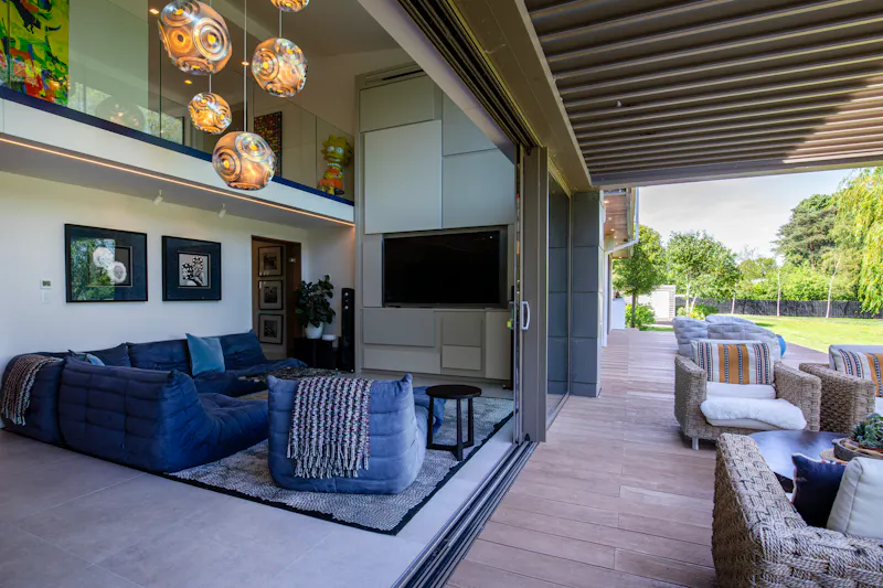 Contemporary River Thames Home, D2883 (photo 31)