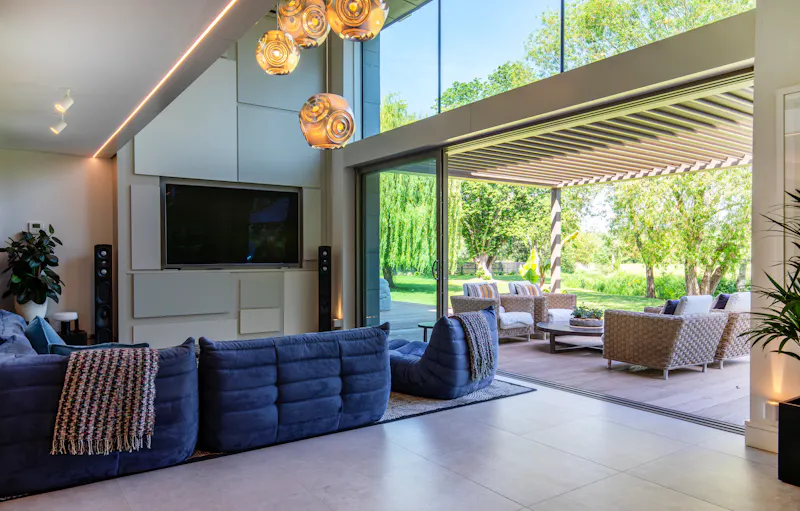 Contemporary River Thames Home, D2883 (photo 27)
