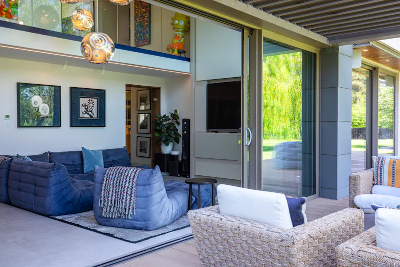 Contemporary River Thames Home, D2883 (photo 32)