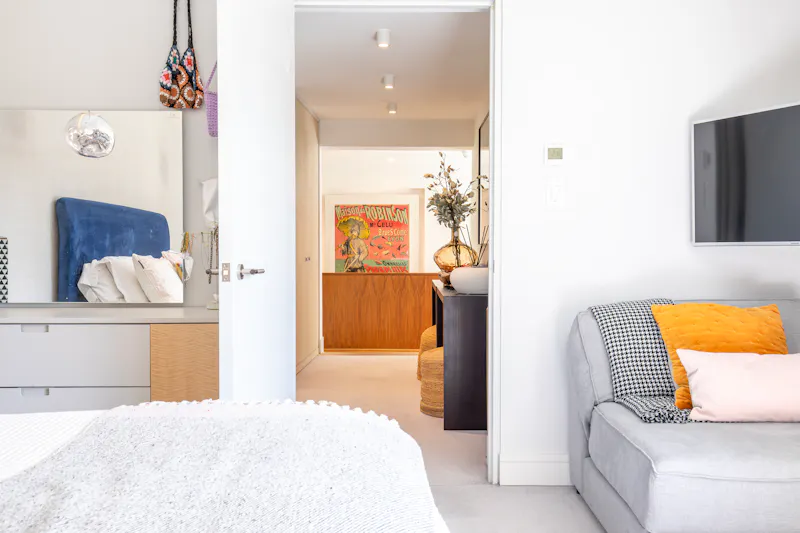 Contemporary River Thames Home, D2883 (photo 45)