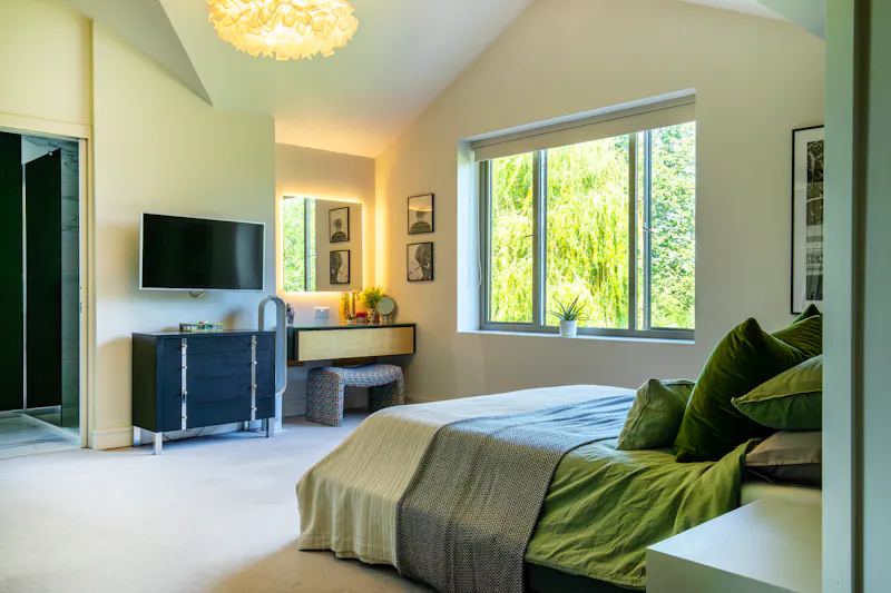 Contemporary River Thames Home, D2883 (photo 47)