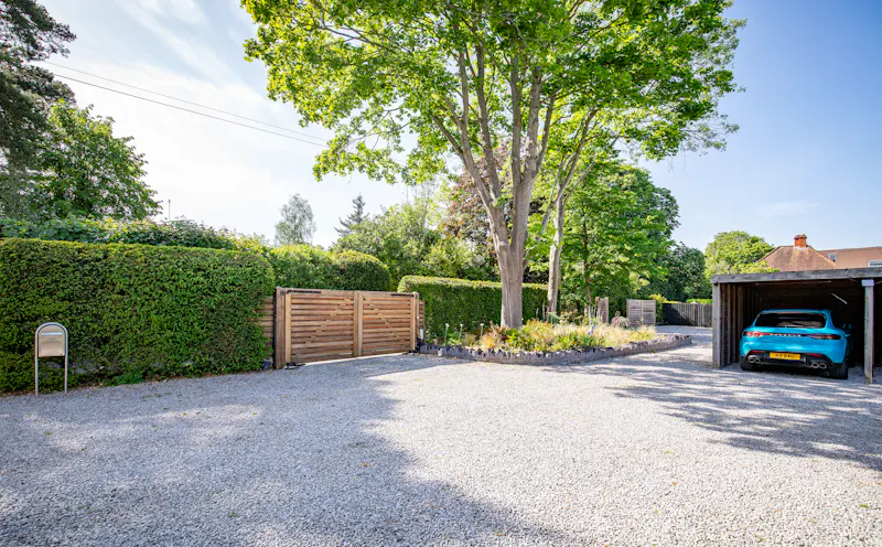 Contemporary River Thames Home, D2883 (photo 72)