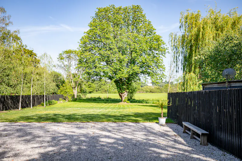 Contemporary River Thames Home, D2883 (photo 69)