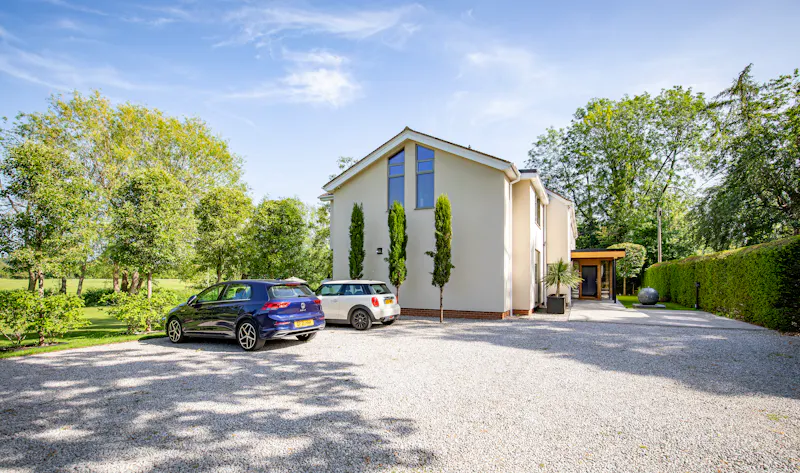 Contemporary River Thames Home, D2883 (photo 73)
