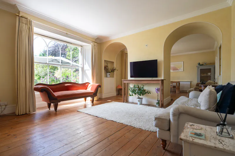 Magical South Downs farmhouse, E554 (photo 3)