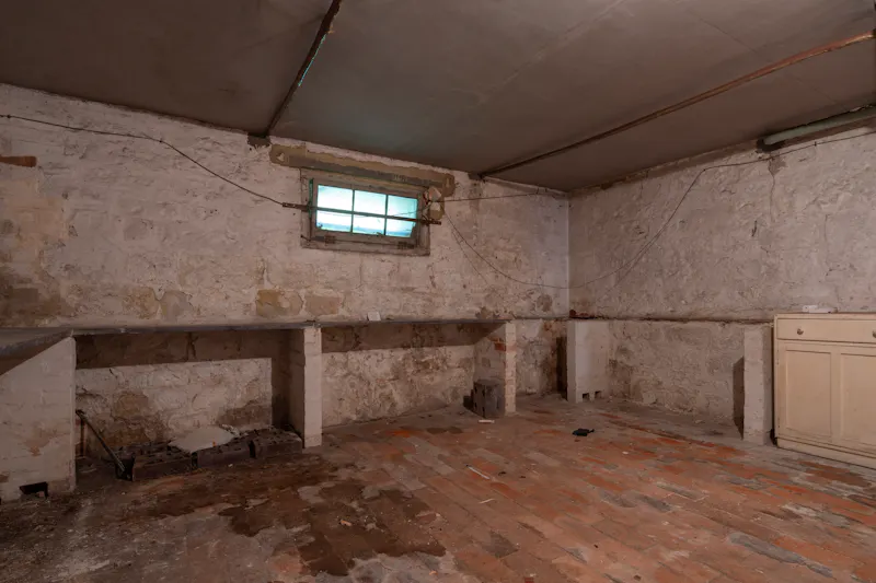 Cellar at Magical South Downs farmhouse, E554 (photo 31)