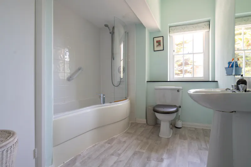 Bathroom at Magical South Downs farmhouse, E554 (photo 37)