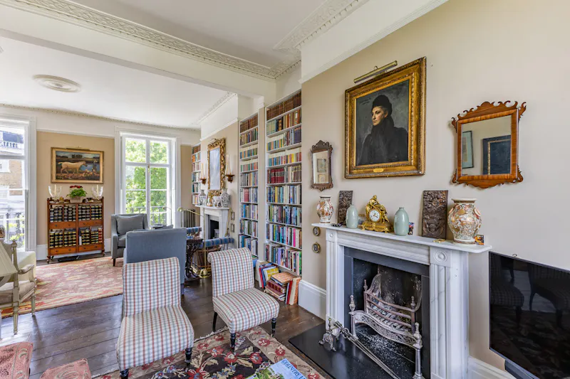 Fireplace at Elegant Clapham townhouse, A1702 (photo 19)