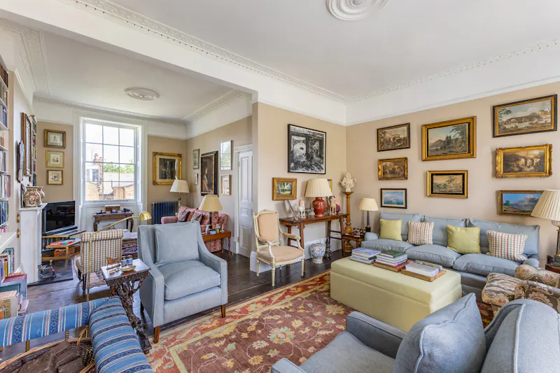 Sitting room at Elegant Clapham townhouse, A1702 (photo 9)