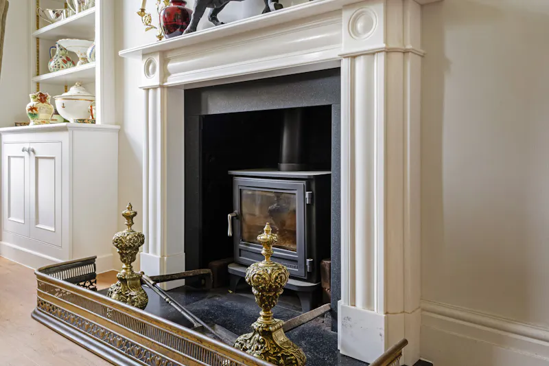 Fireplace at Elegant Clapham townhouse, A1702 (photo 32)