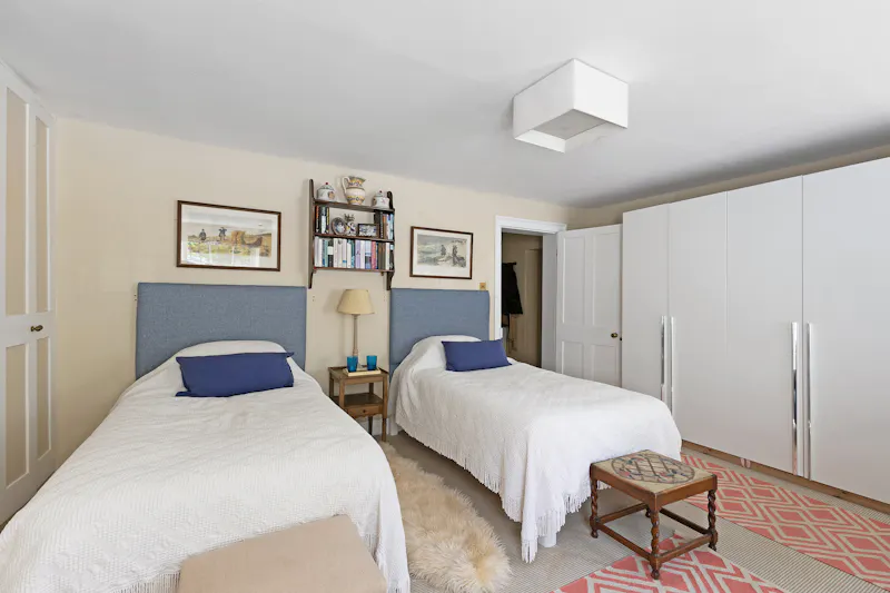Elegant Clapham townhouse, A1702 (photo 49)