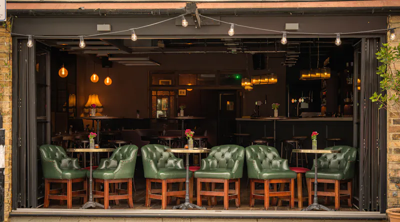 Modern London Pub, R861 (photo 4)