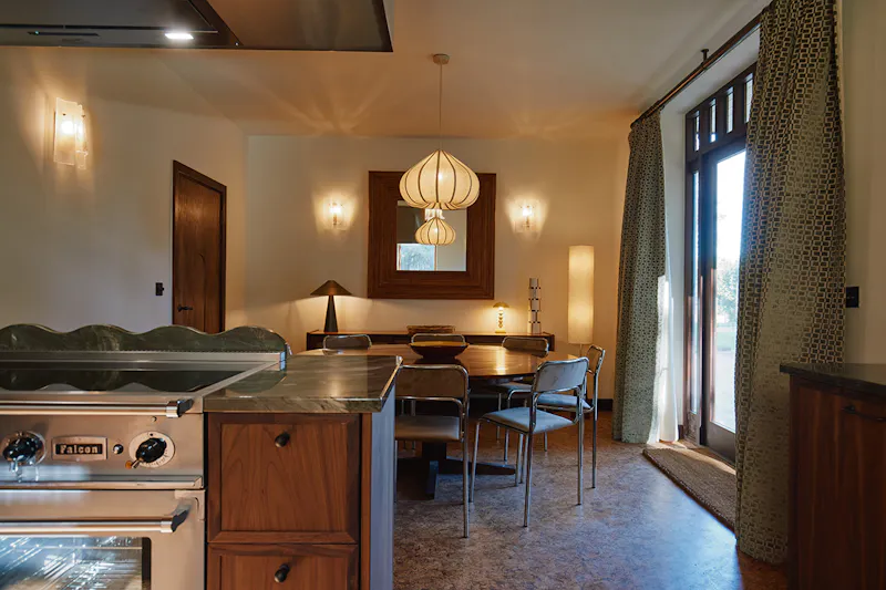 Cotswolds 70's homestay, D2884 (photo 12)
