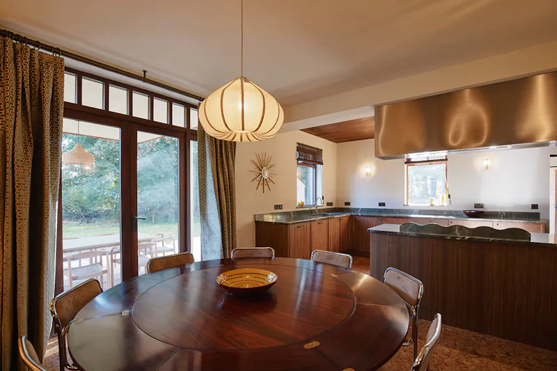 Kitchen at Cotswolds 70's homestay, D2884 (photo 16)