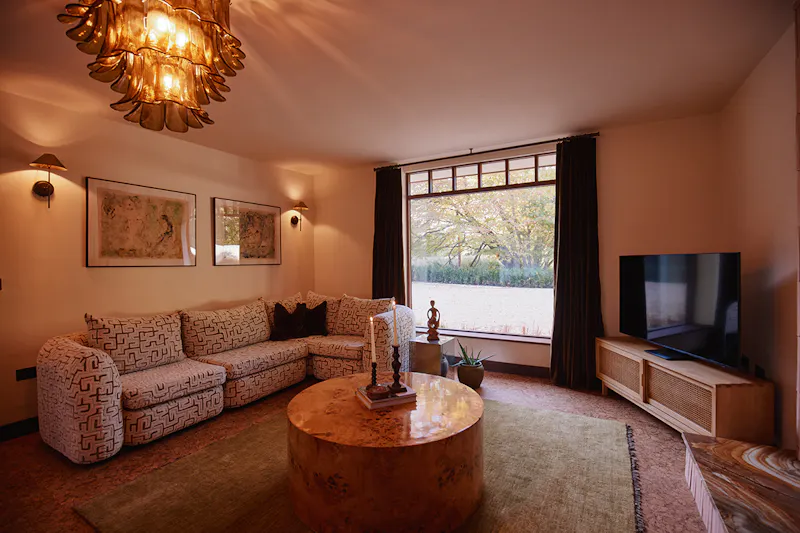 Cotswolds 70's homestay, D2884 (photo 6)