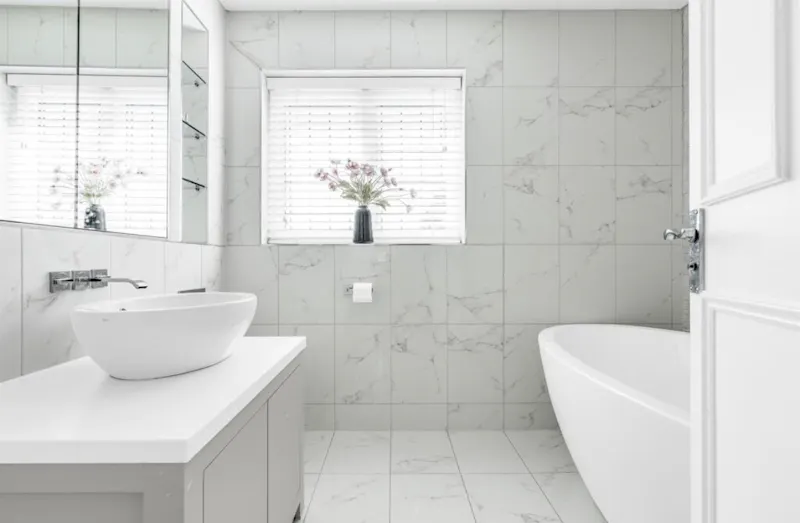 Bathroom at Bright Nuffield Family Home, D2890 (photo 10)