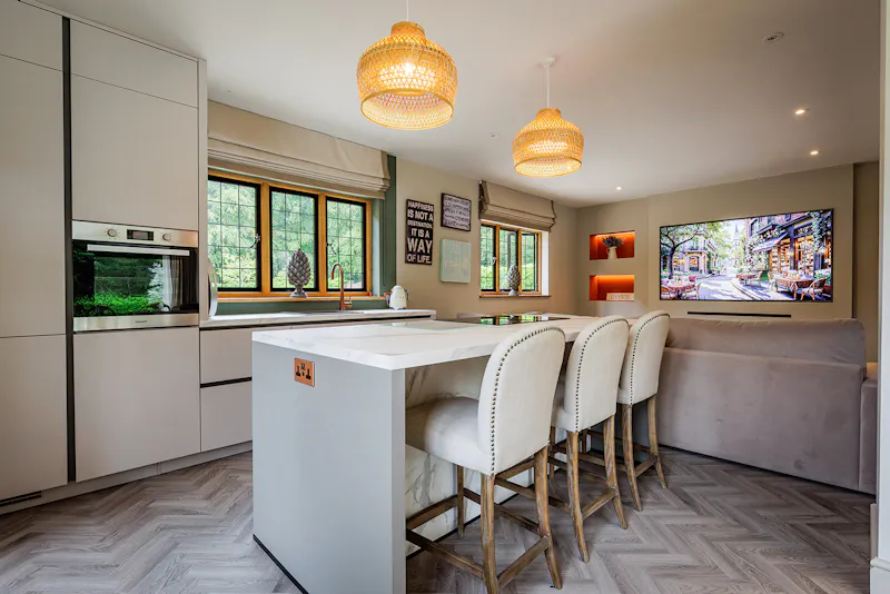 Striking Surrey Hills House, M305 (photo 22)