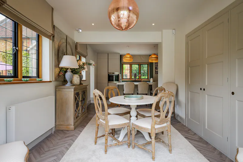 Striking Surrey Hills House, M305 (photo 25)